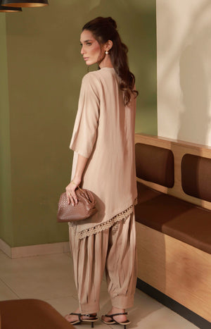 Biscuits & Beige