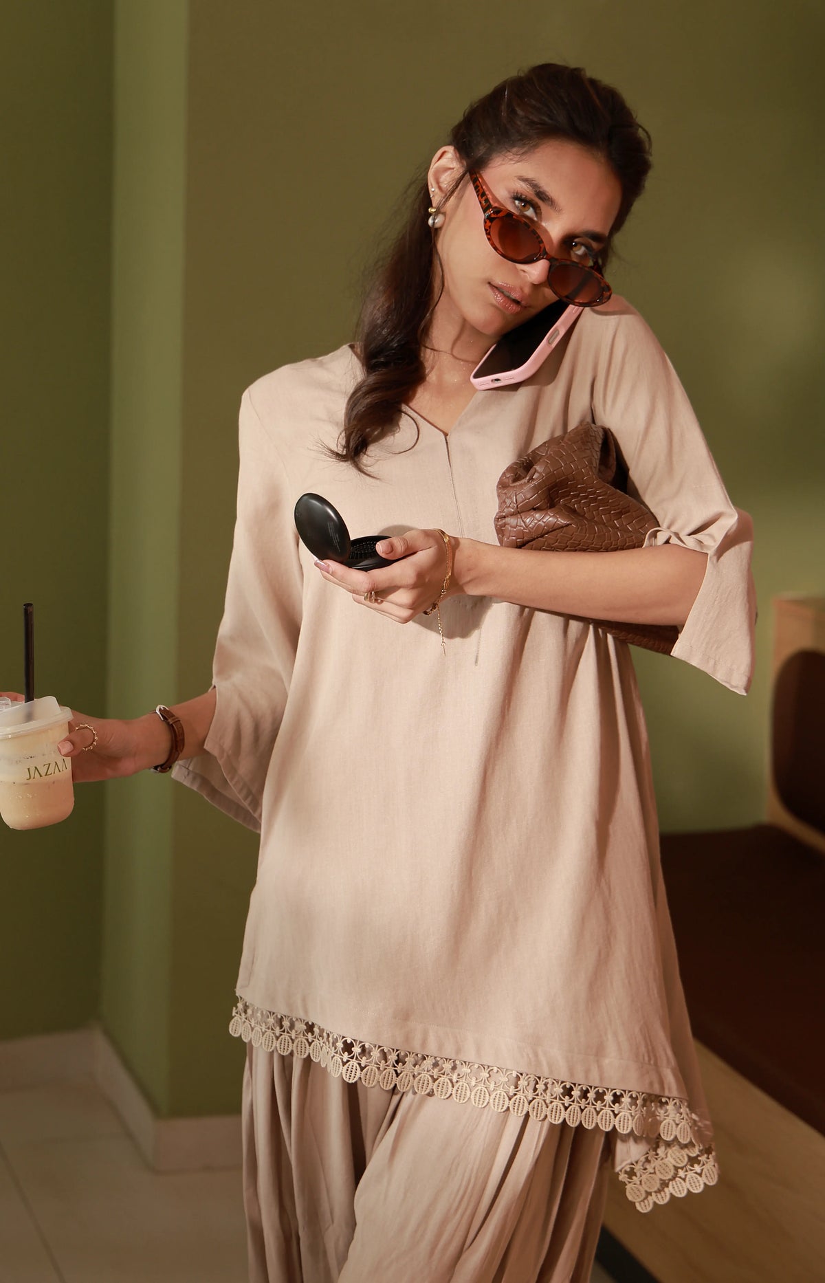 Biscuits &amp; Beige